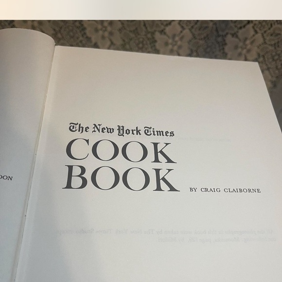 !! SOLD !! 

**NYT** cookbook // first edition - Picture 2 of 8